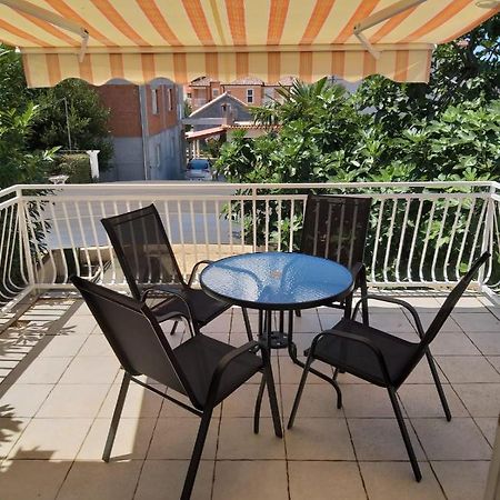 Apartmani Ana Tribunj  Luaran gambar