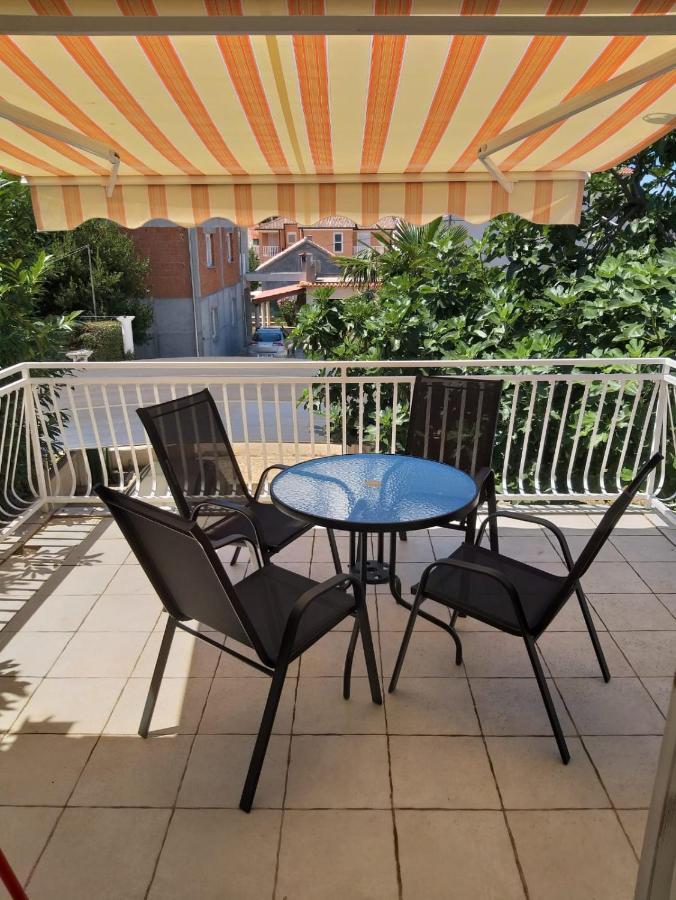 Apartmani Ana Tribunj  Luaran gambar