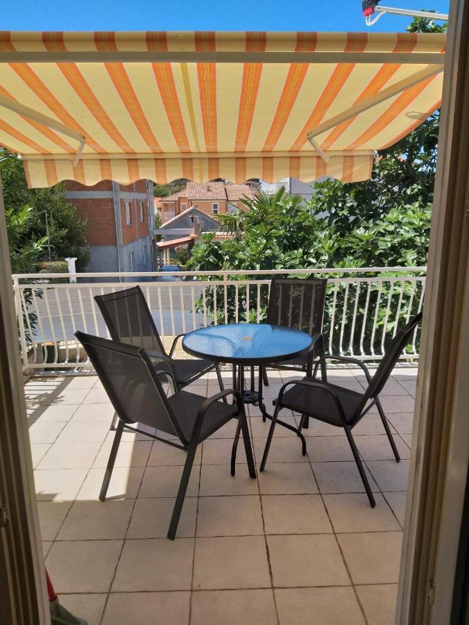 Apartmani Ana Tribunj  Luaran gambar