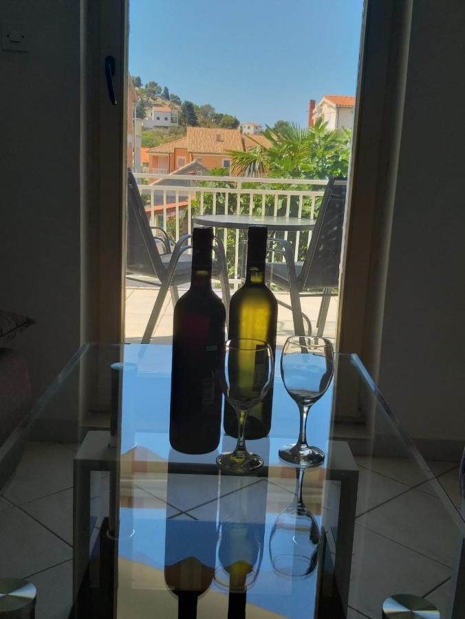 Apartmani Ana Tribunj  Luaran gambar