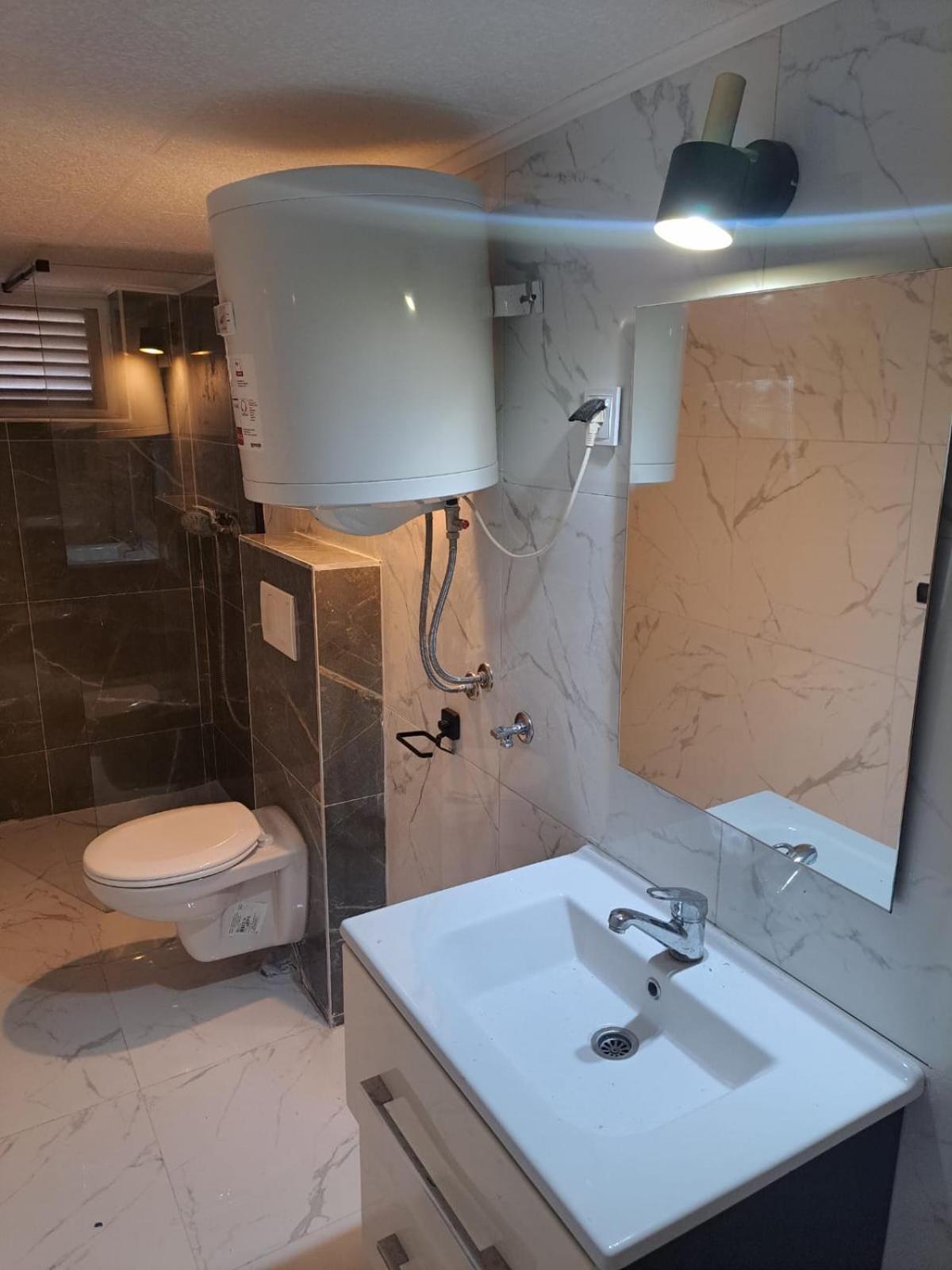Apartmani Ana Tribunj  Luaran gambar