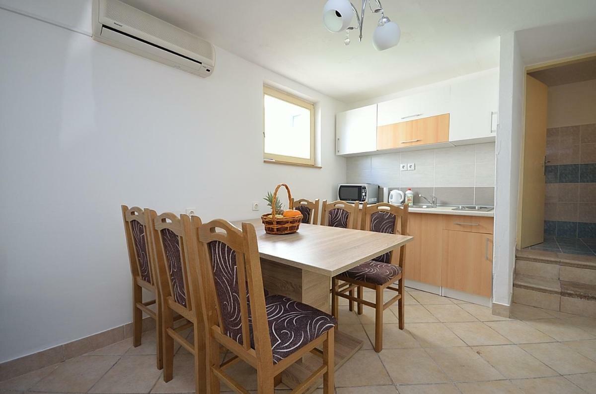 Apartmani Ana Tribunj  Luaran gambar