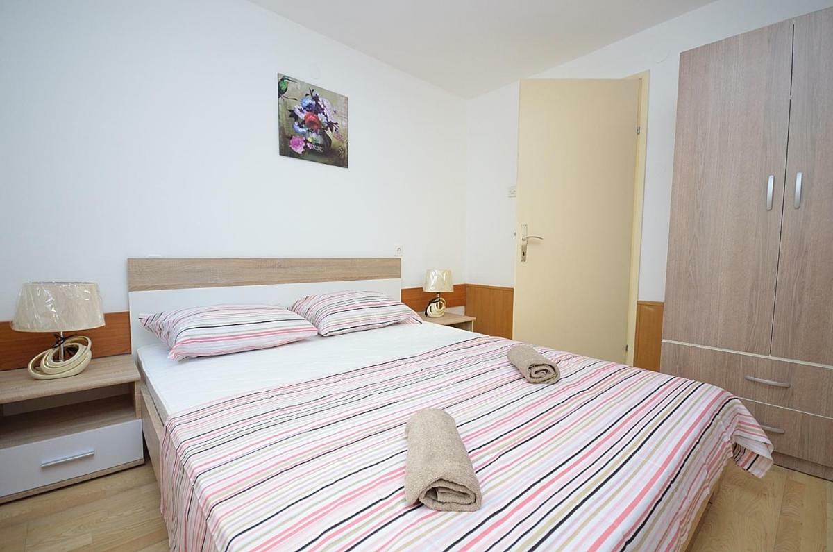 Apartmani Ana Tribunj  Luaran gambar