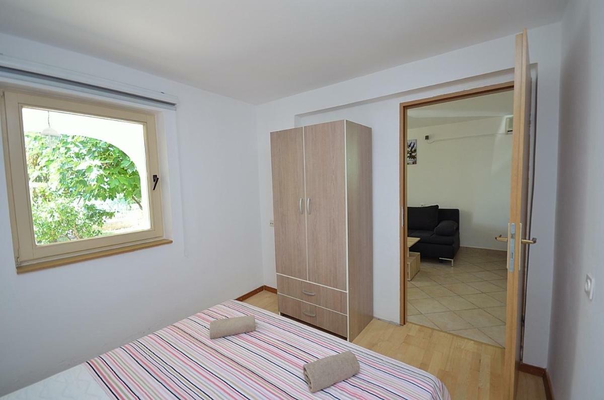 Apartmani Ana Tribunj  Luaran gambar
