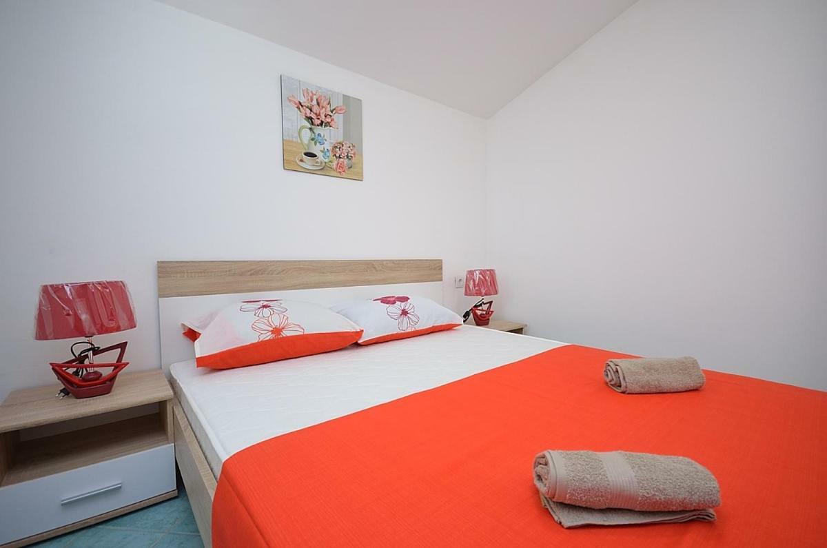 Apartmani Ana Tribunj  Luaran gambar