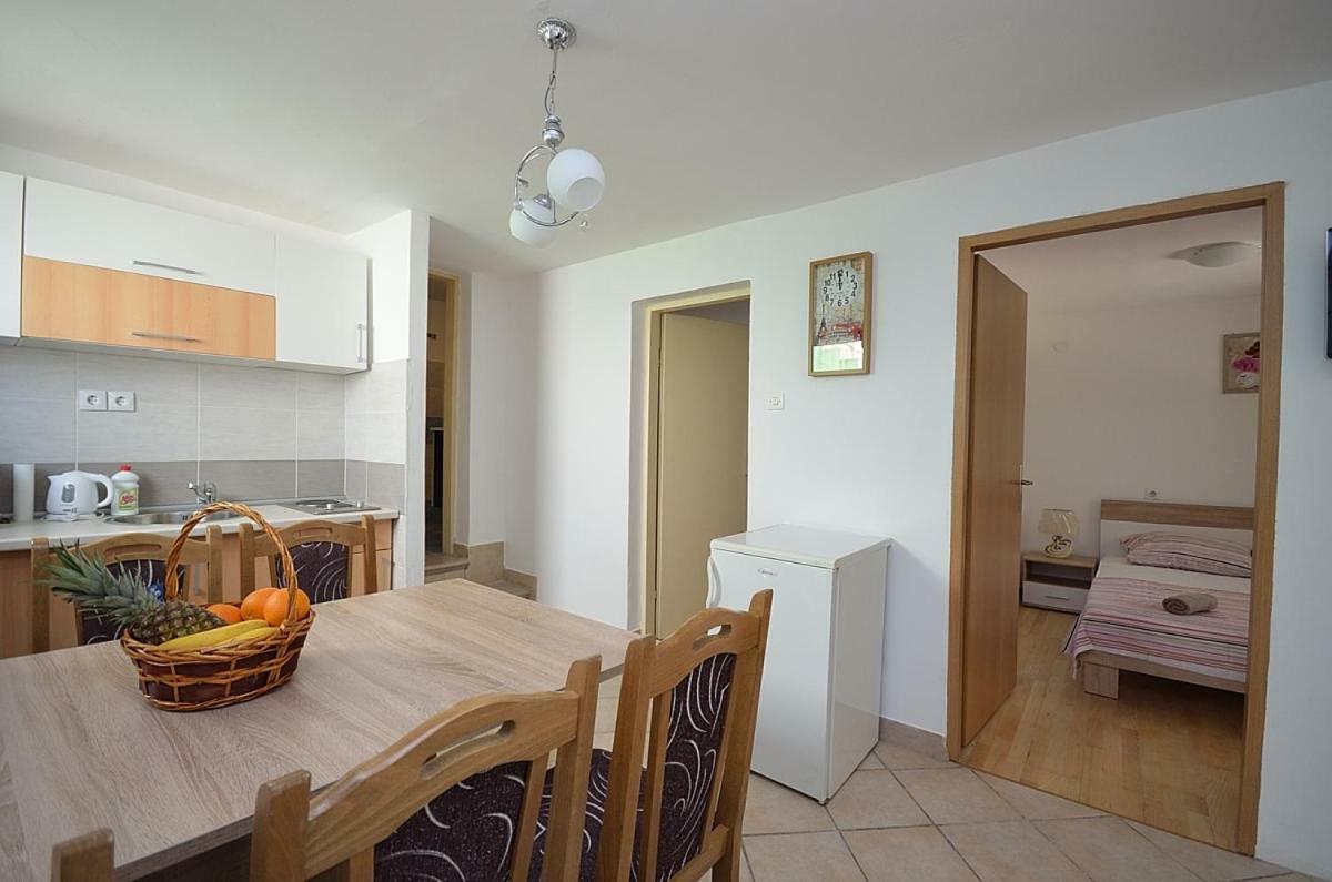 Apartmani Ana Tribunj  Luaran gambar