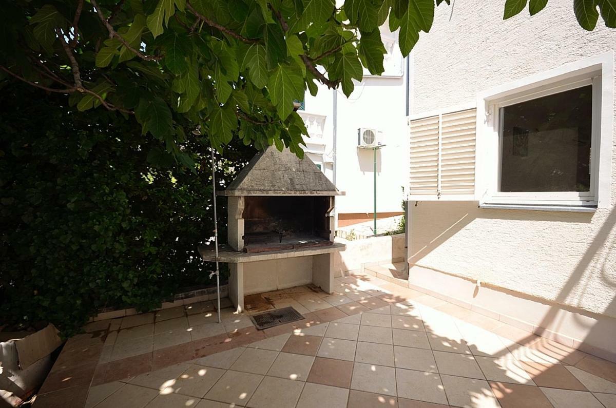 Apartmani Ana Tribunj  Luaran gambar