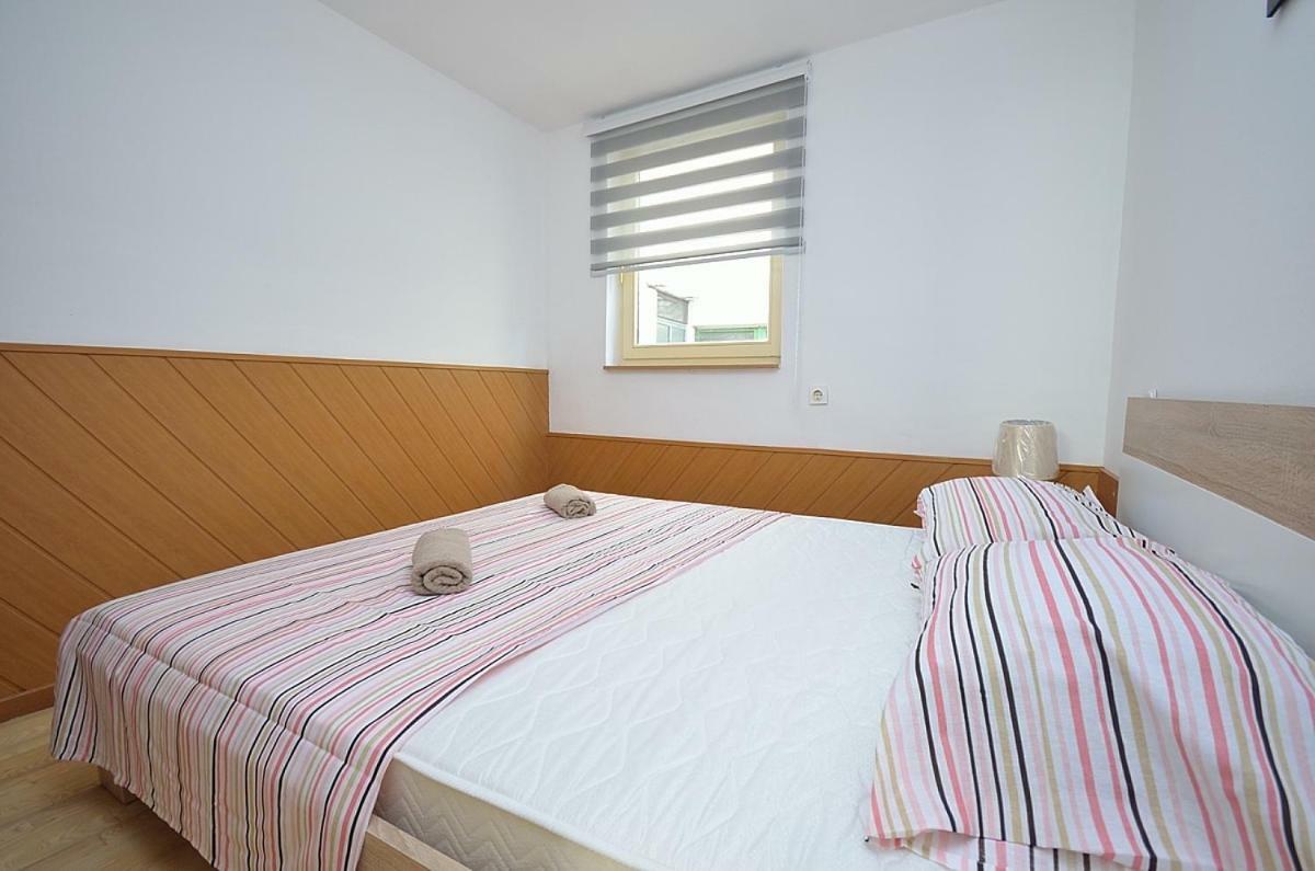 Apartmani Ana Tribunj  Luaran gambar