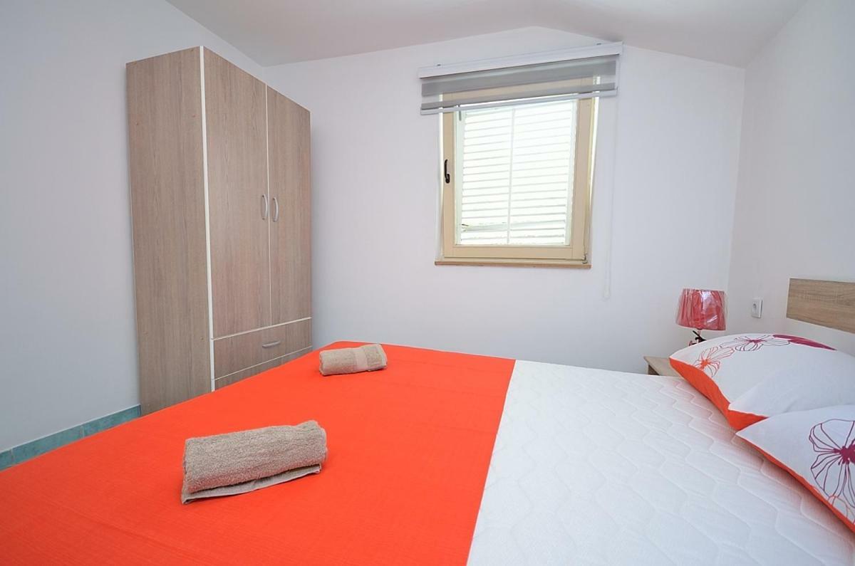 Apartmani Ana Tribunj  Luaran gambar